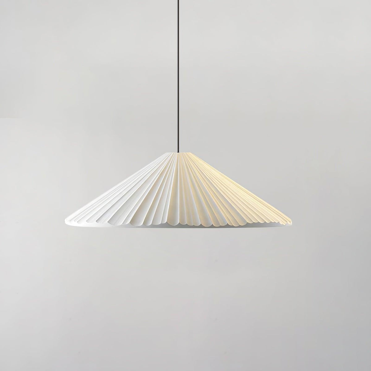 Cone Hat resina lampada a sospensione
