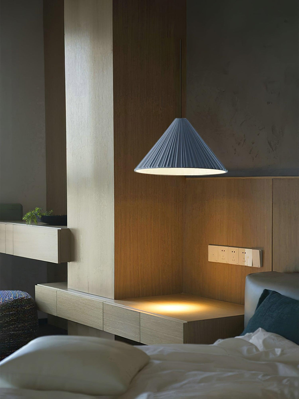Cone Hat resina lampada a sospensione