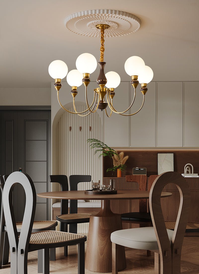 Eiruella lampadario Bracci in ottone globi in vetro Smerigliato