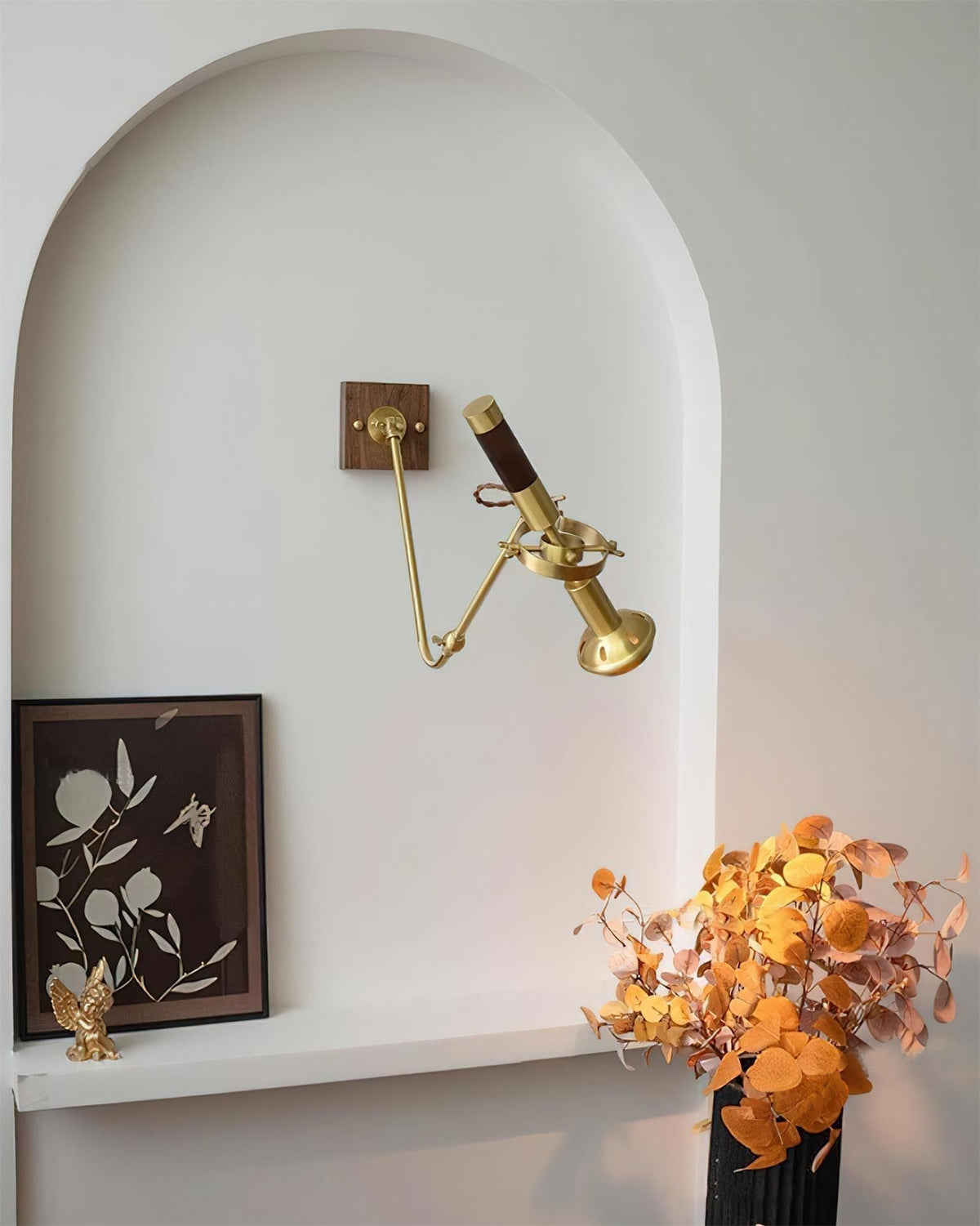 Lampada da parete regolabile in ottone con finitura noce, stile vintage e spot industriale