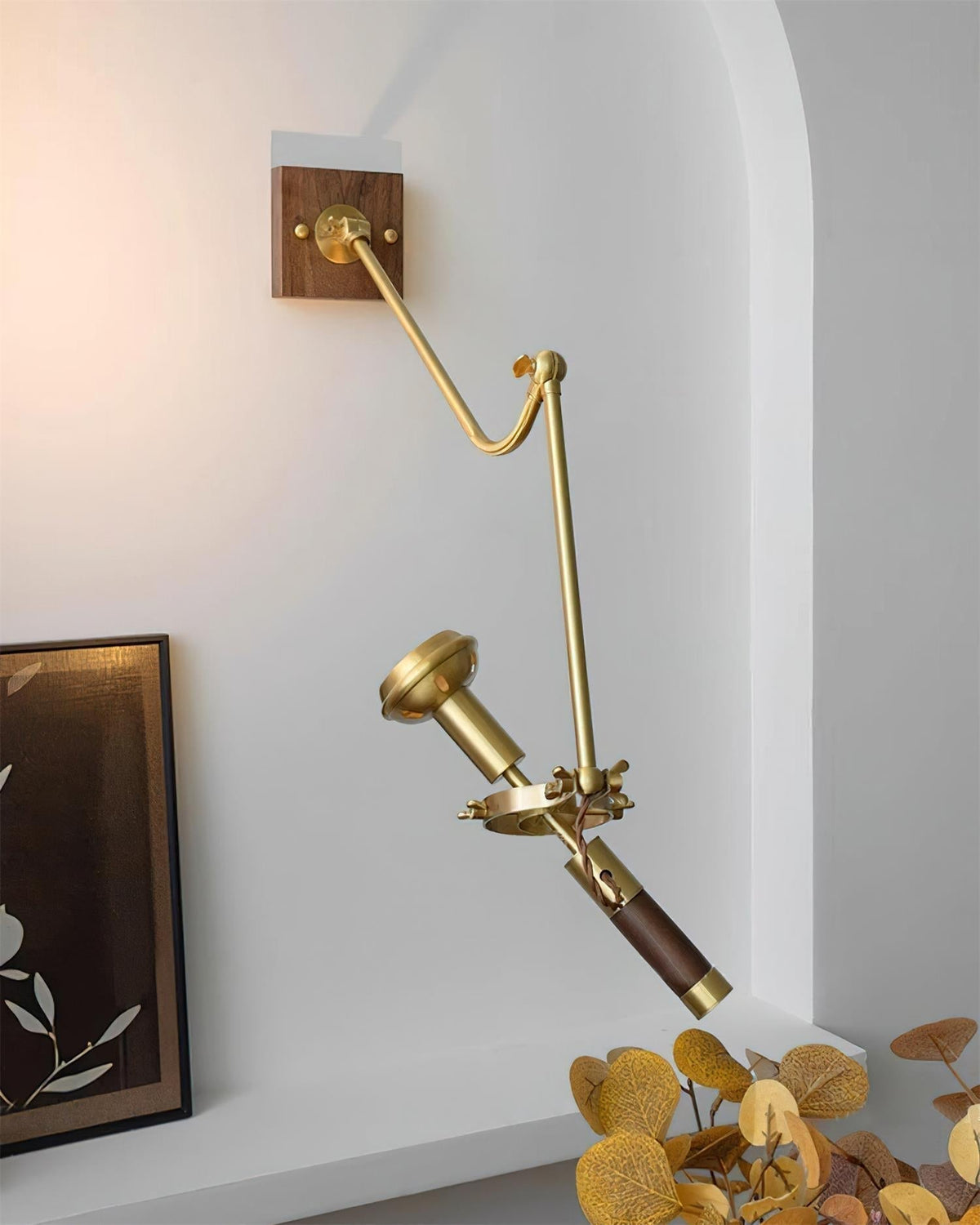 Lampada da parete regolabile in ottone con finitura noce, stile vintage e spot industriale