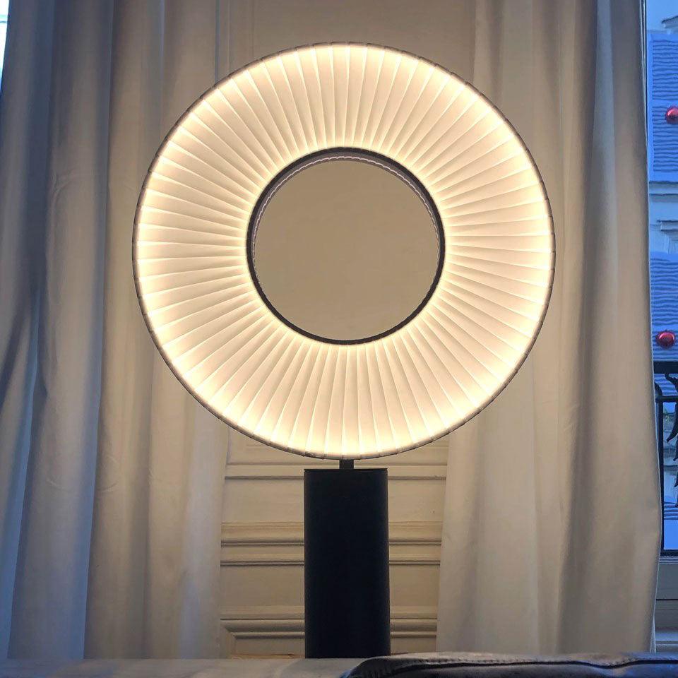 Levara lampada da tavolo in tessuto
