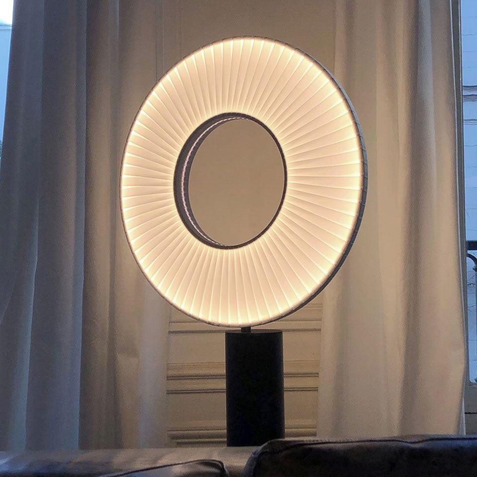 Levara lampada da tavolo in tessuto