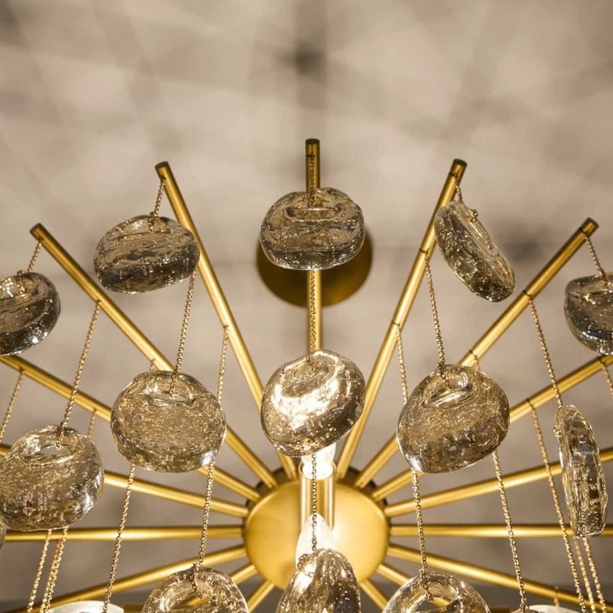Velaian lampadario Gocce in vetro ambra ottone Antico