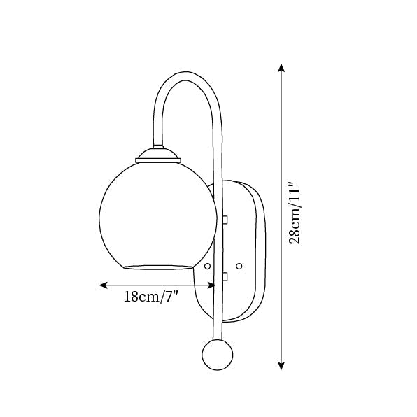 Lampada da parete in metallo e vetro con paralume sferico liscio e retropannello in legno