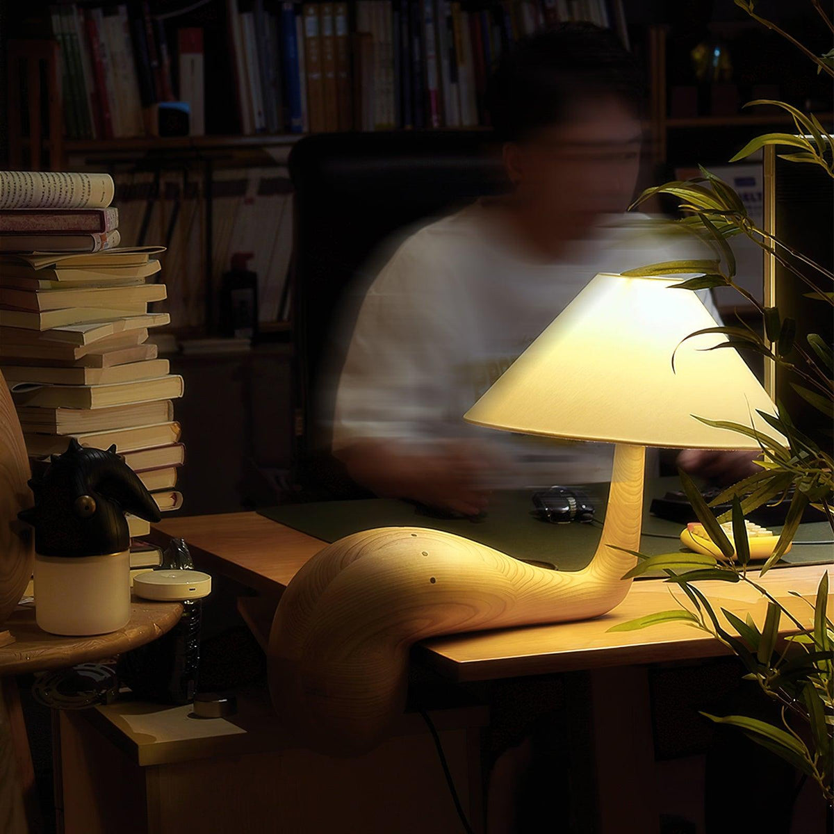 Solisise lampada da tavolo in legno artistica