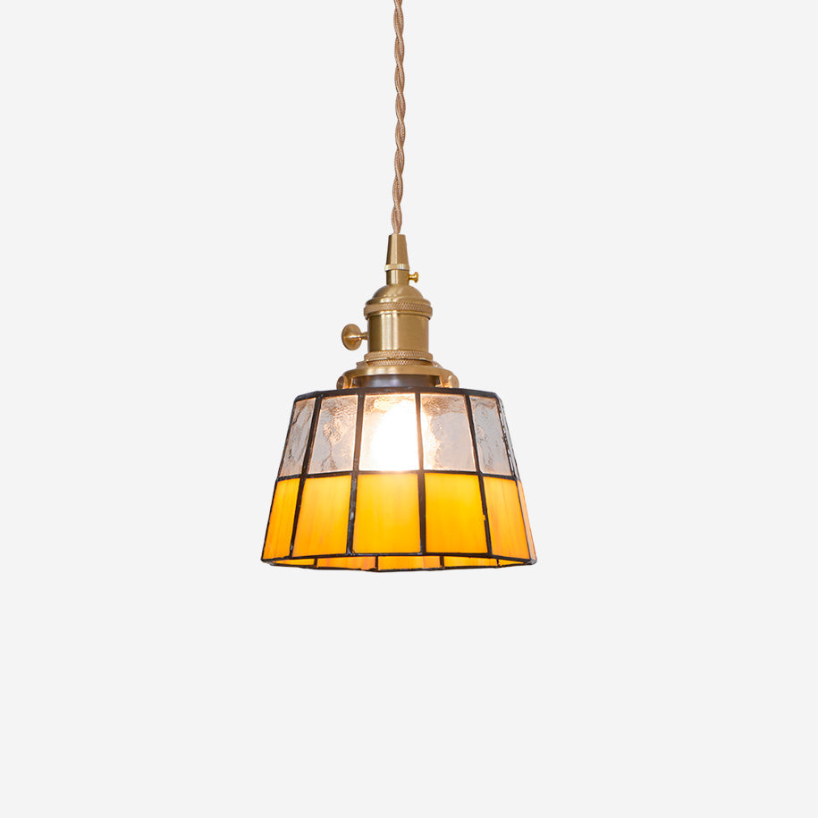 Lampada a sospensione in ottone con paralume in vetro colorato, motivo vintage e stile retrò