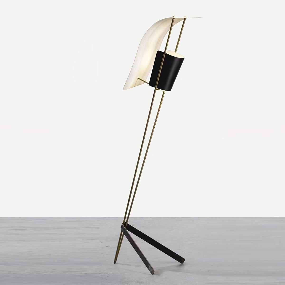 Ulvynil lampada da terra minimalista