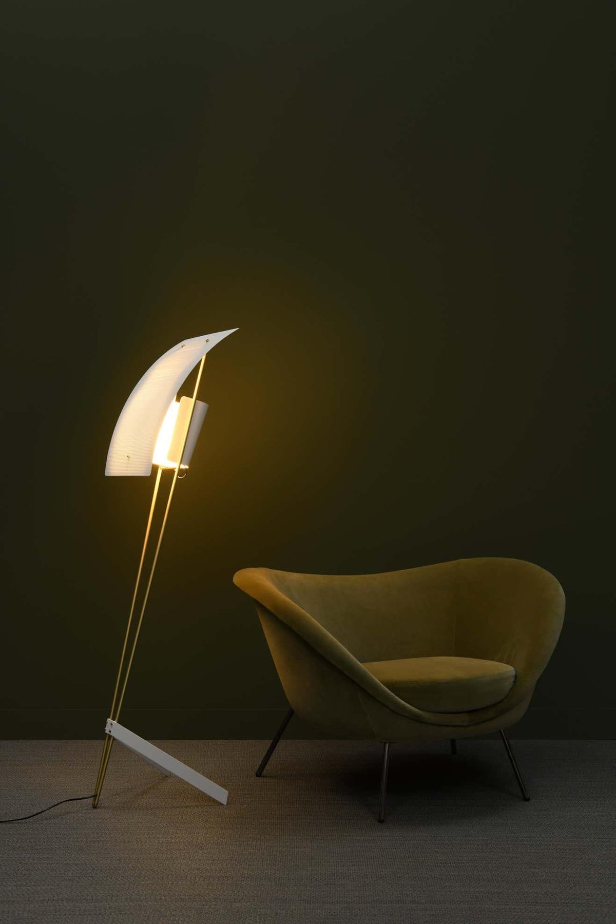 Ulvynil lampada da terra minimalista