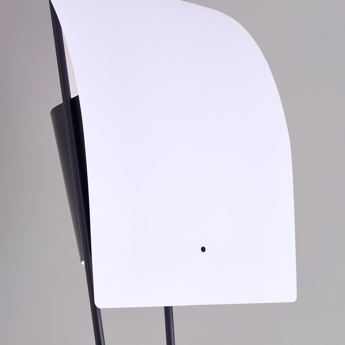Ulvynil lampada da terra minimalista