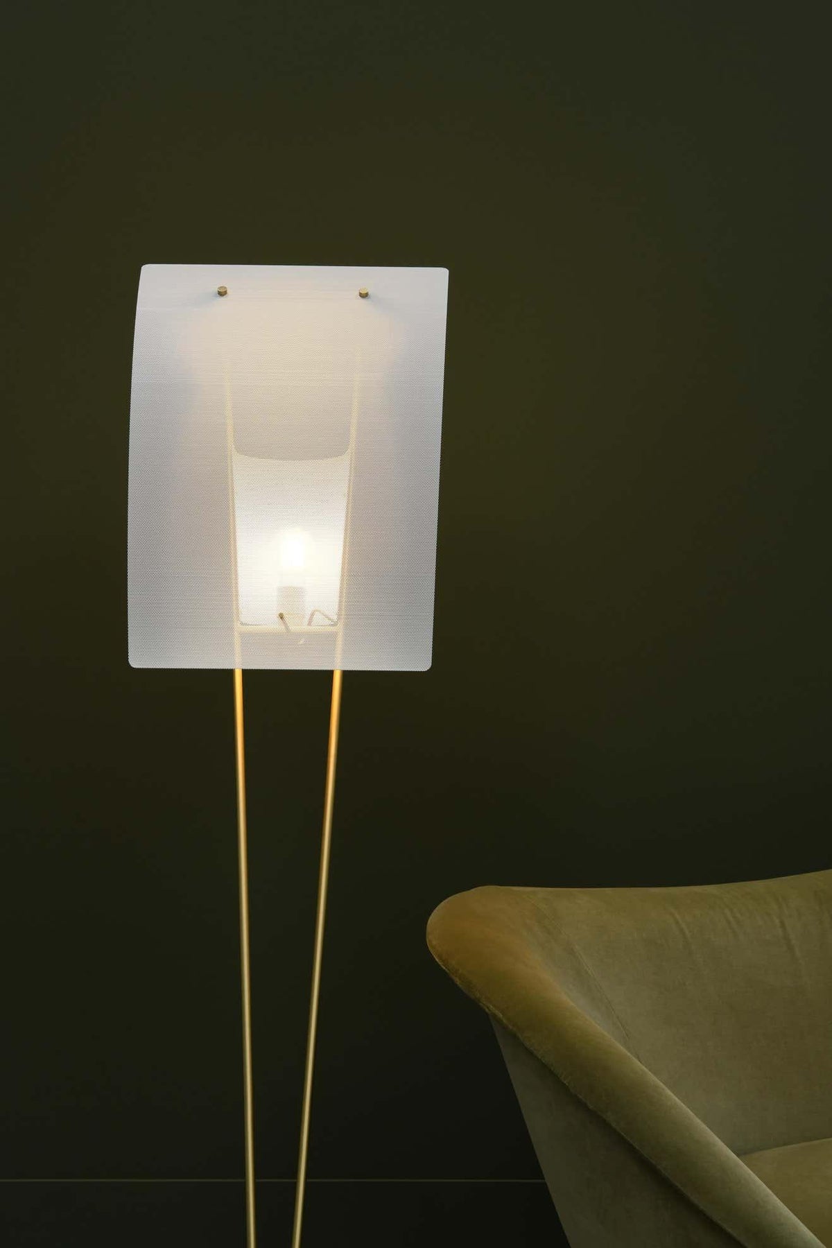 Ulvynil lampada da terra minimalista