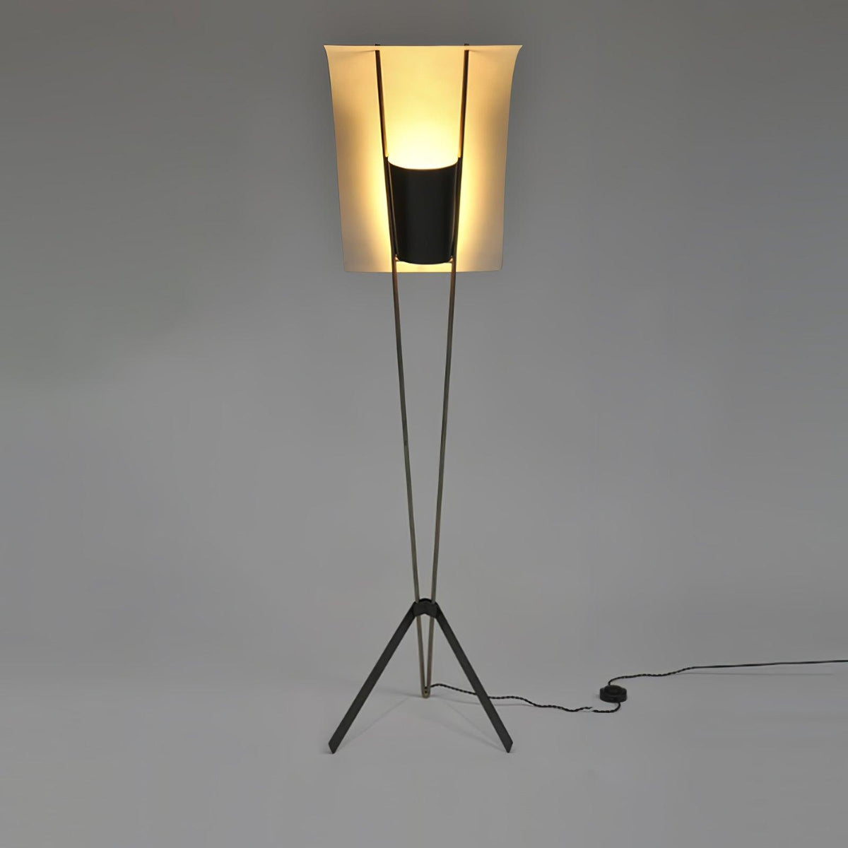 Ulvynil lampada da terra minimalista