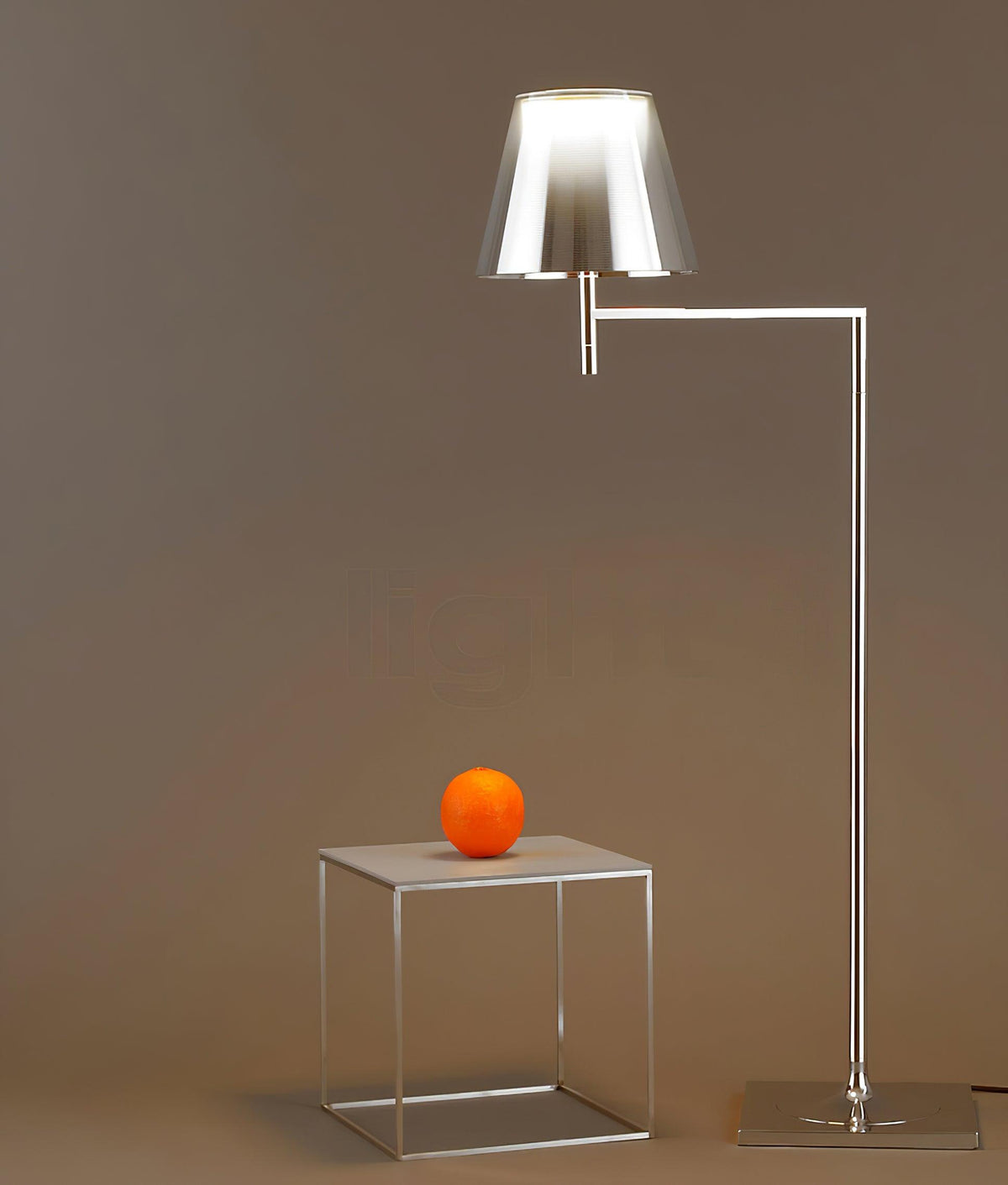 Aquris lampada da terra minimalista