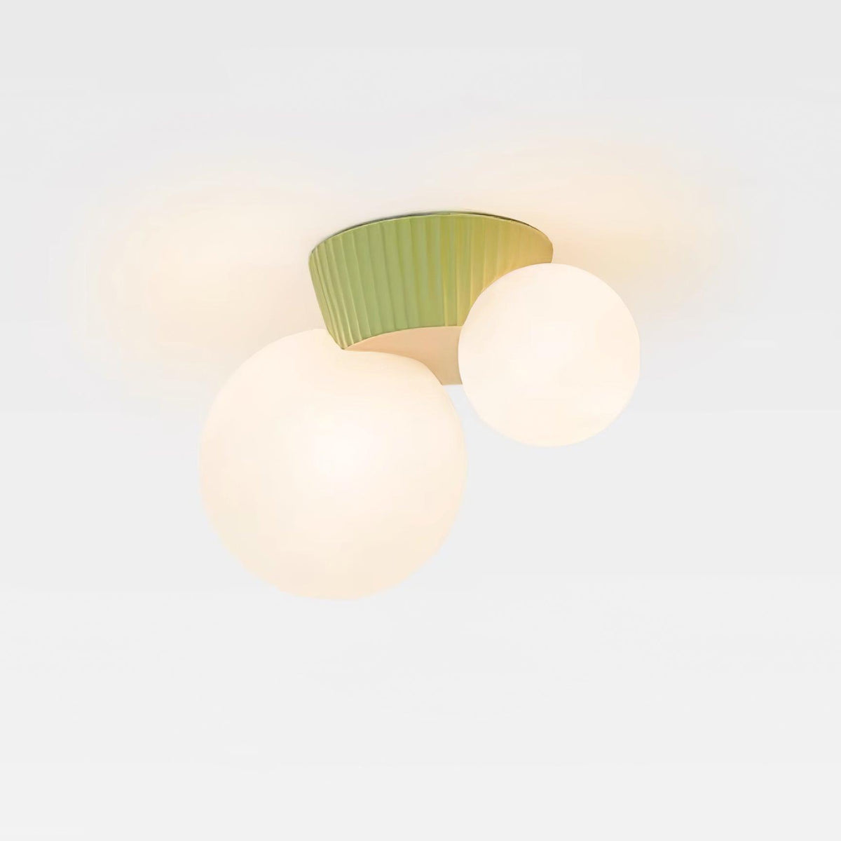 Tovae lampada da soffitto Playful Asymmetry con due globi in vetro smerigliato