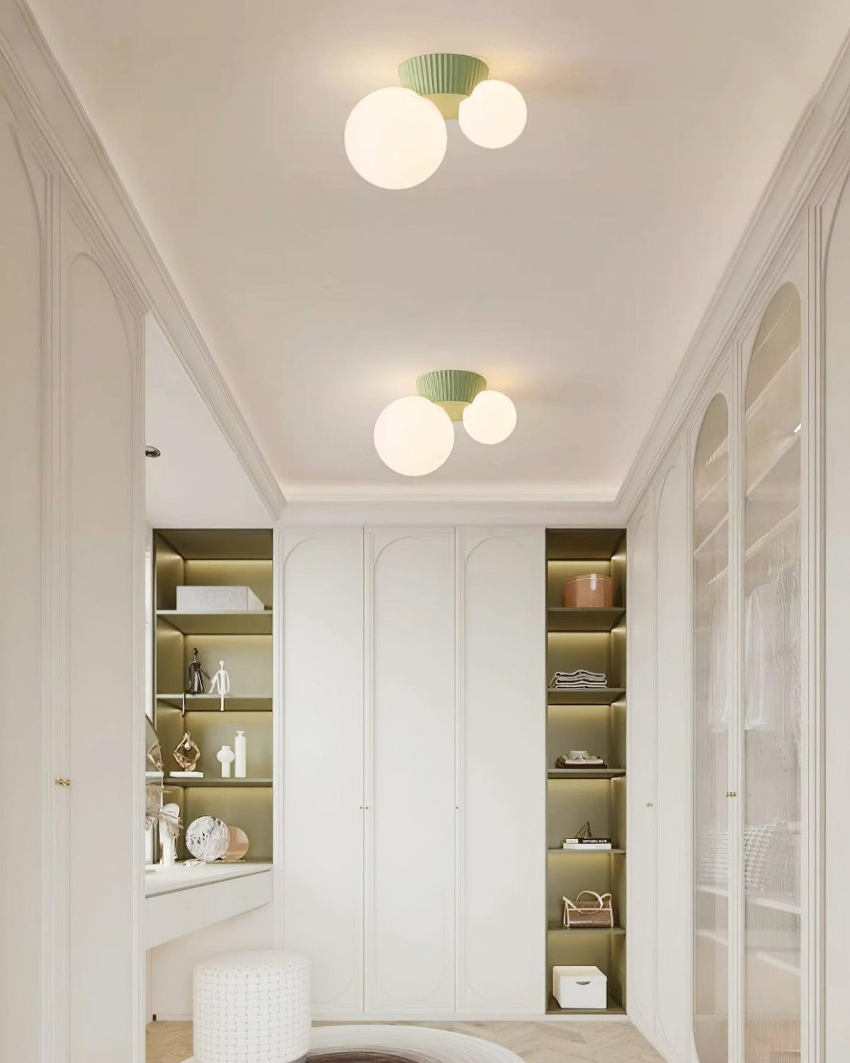 Tovae lampada da soffitto Playful Asymmetry con due globi in vetro smerigliato