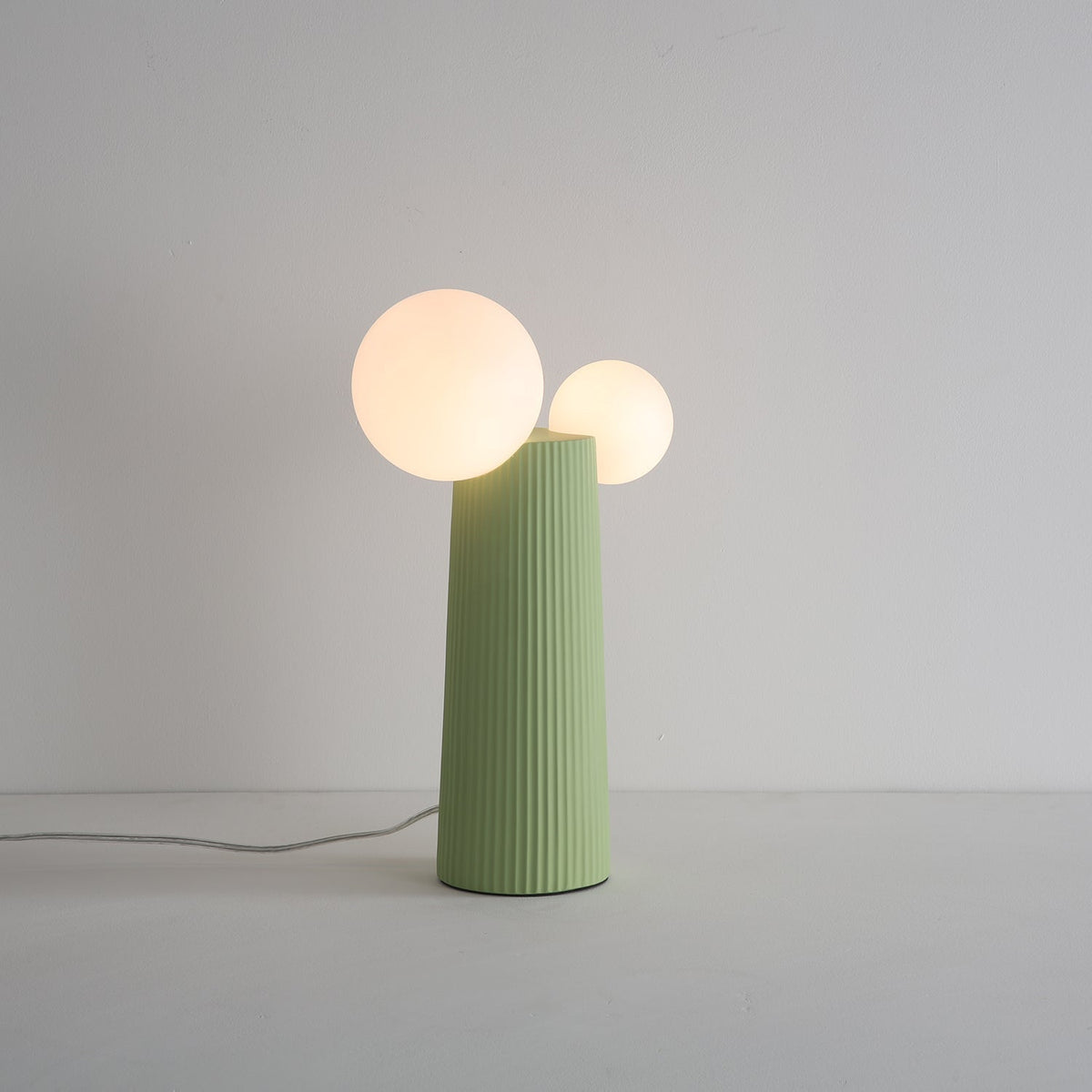 Zenithre lampada da tavolo in resina e plastica