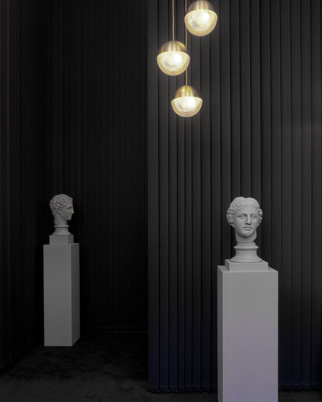 Kevelo lampada a sospensione ottone vetro moderna