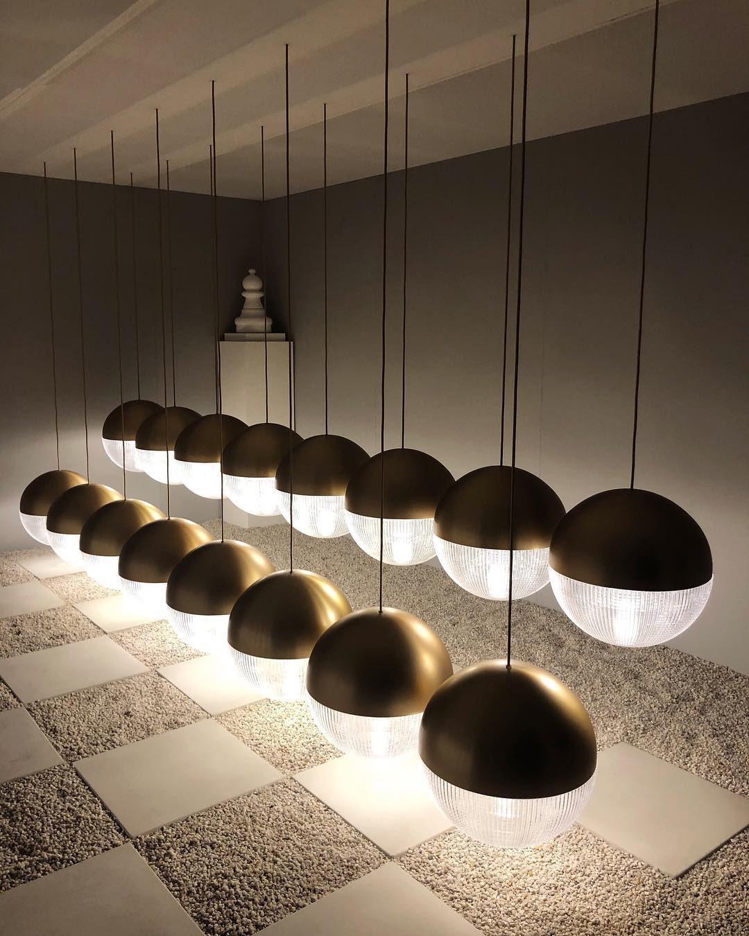 Kevelo lampada a sospensione ottone vetro moderna