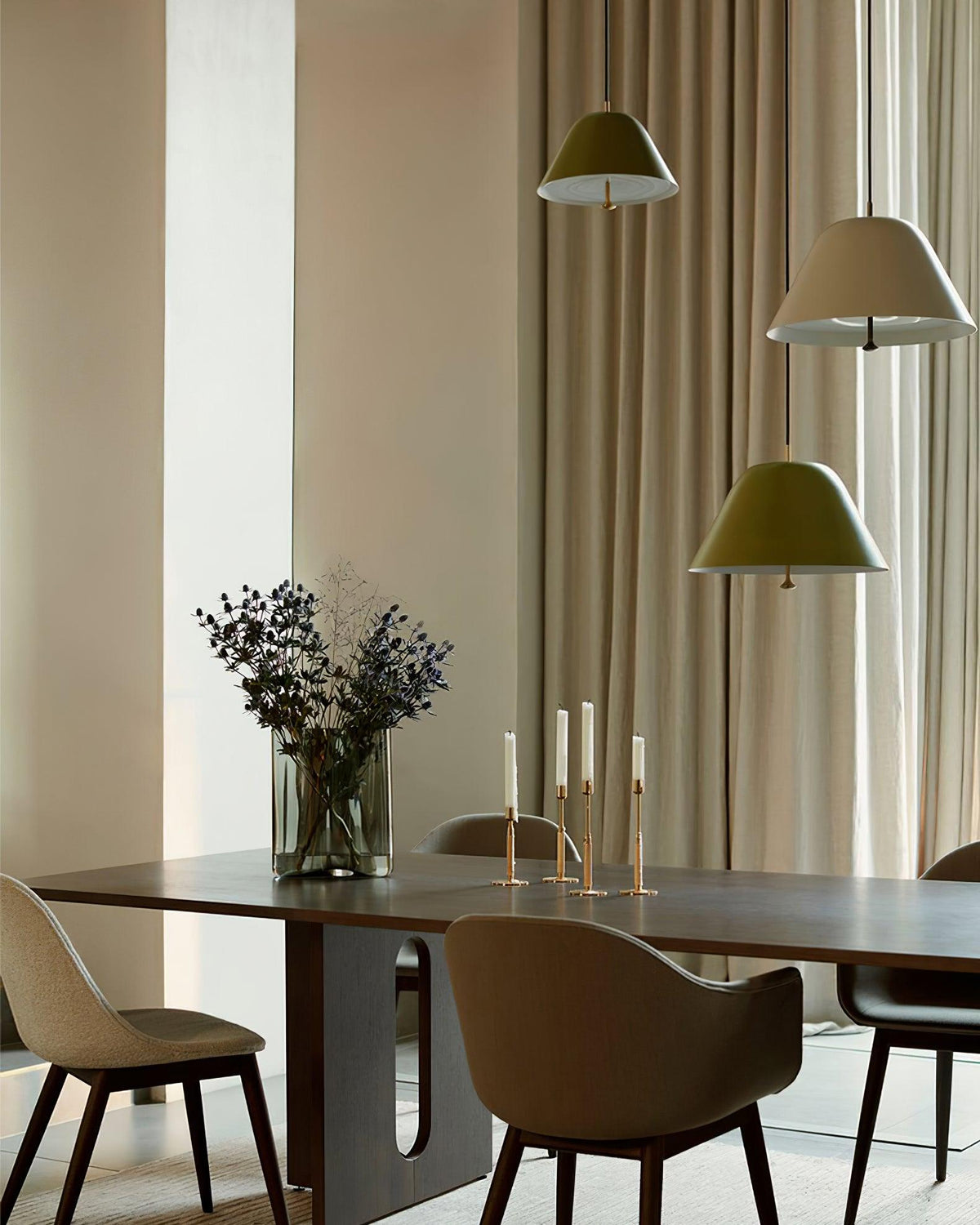 Lampada a sospensione moderna in metallo, paralume verde e bianco minimalista