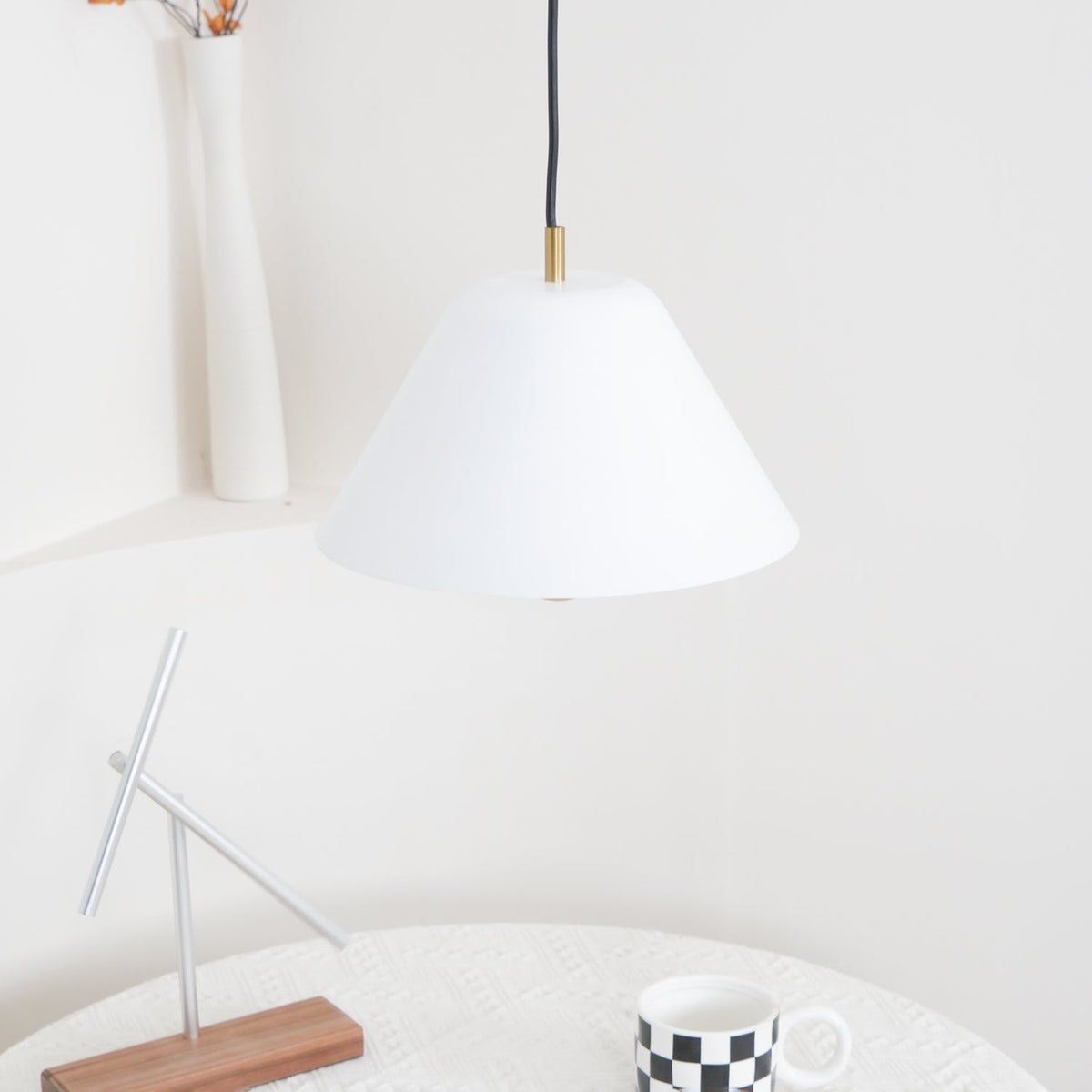Lampada a sospensione moderna in metallo, paralume verde e bianco minimalista