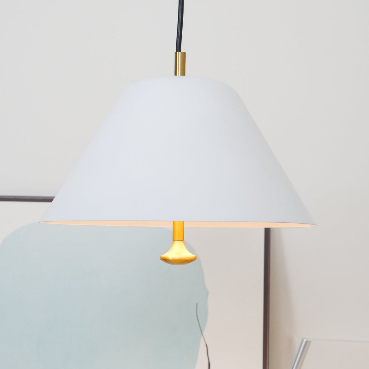 Lampada a sospensione moderna in metallo, paralume verde e bianco minimalista