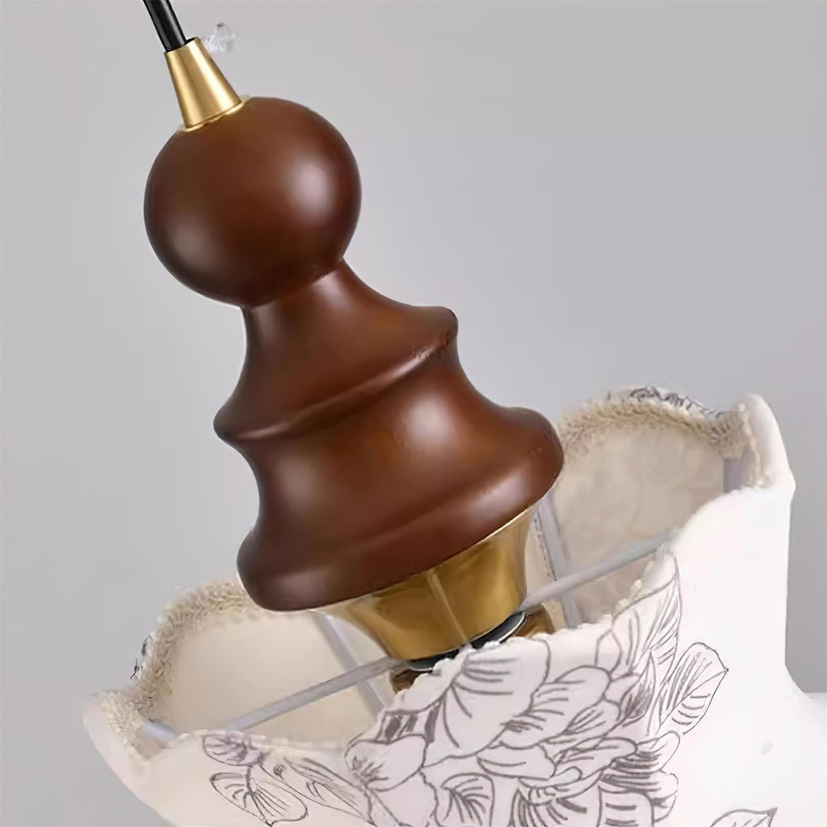 Lampada a sospensione in metallo e legno con tessuto vintage floreale elegante