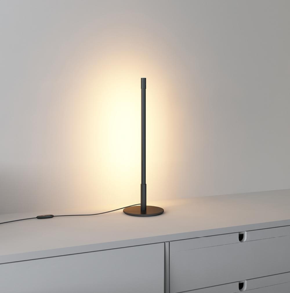 Riven lampada da tavolo minimalista