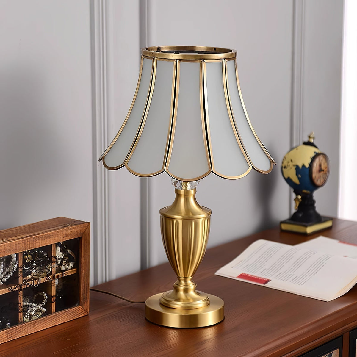Valencia lampada da tavolo in ottone e vetro vintage