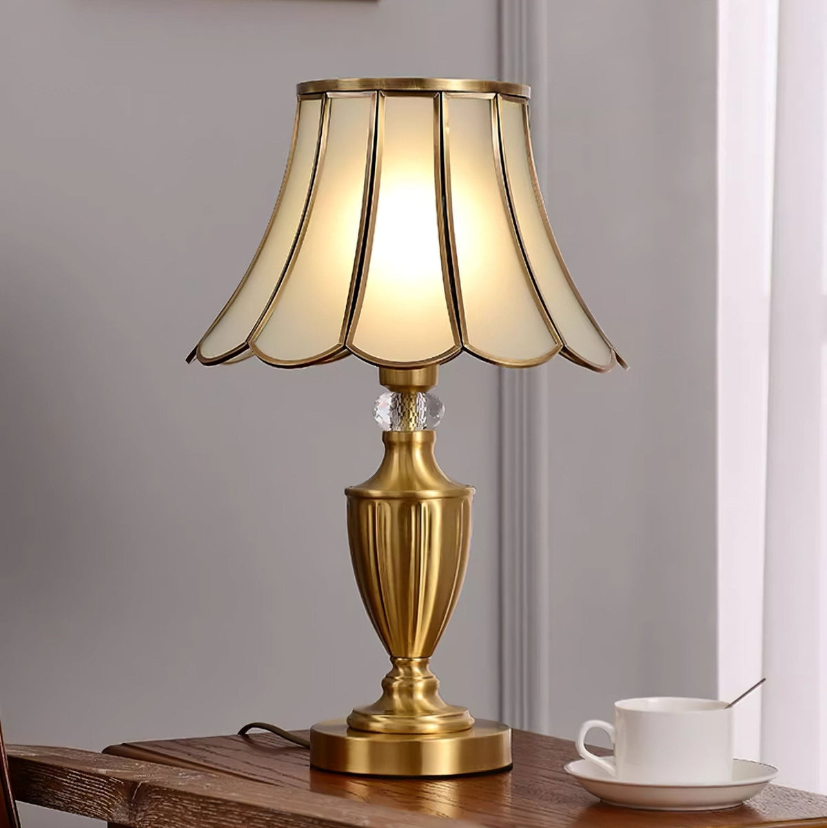 Valencia lampada da tavolo in ottone e vetro vintage