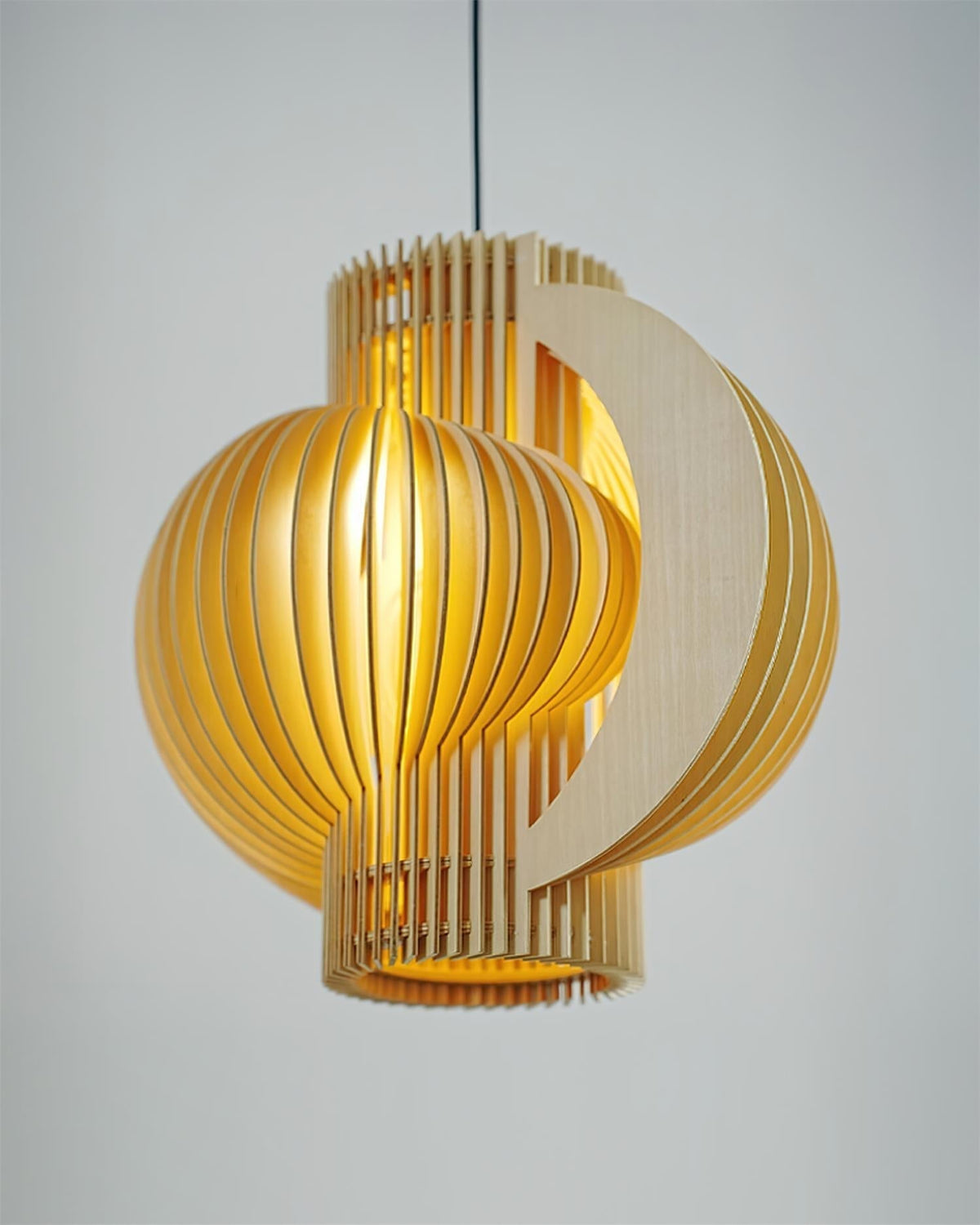 Rinaena lampada a sospensione in legno