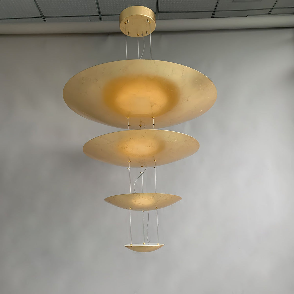 Phelion lampada a sospensione con foglia d'oro stratificata