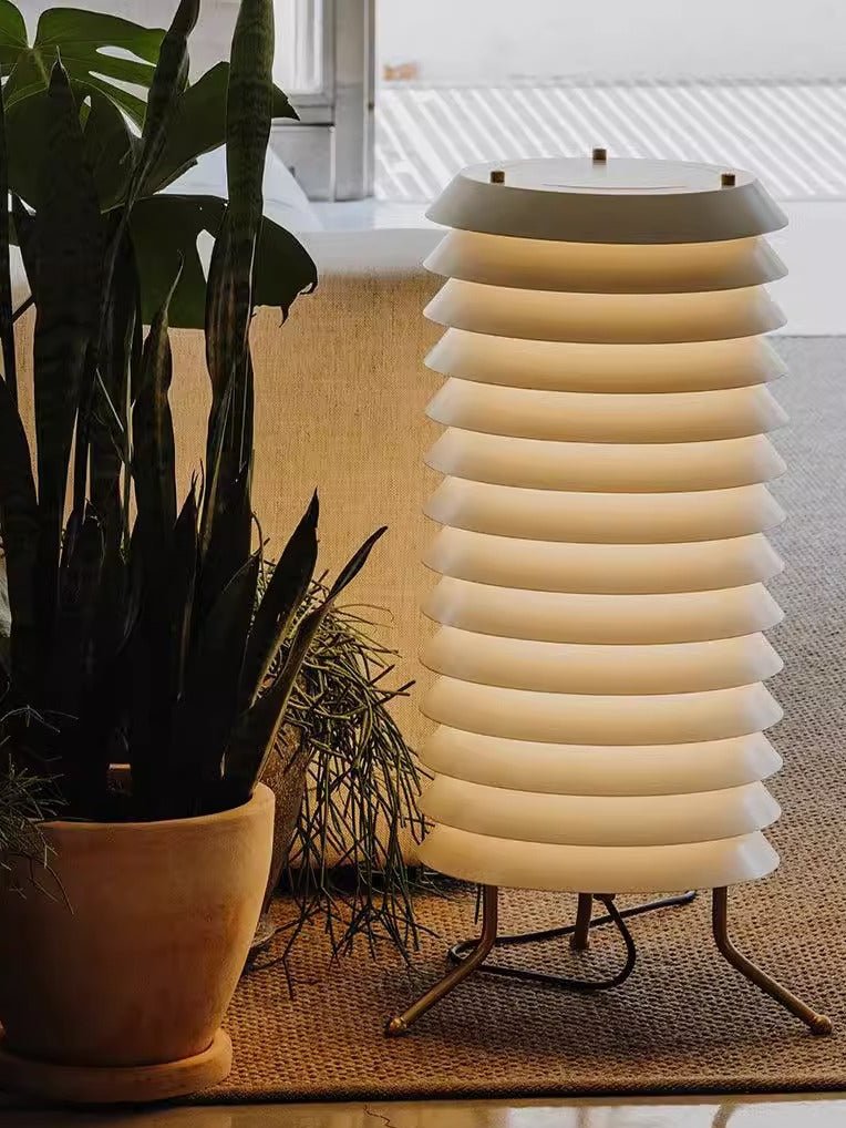 Orelelette lampada da tavolo Lattice Scandina