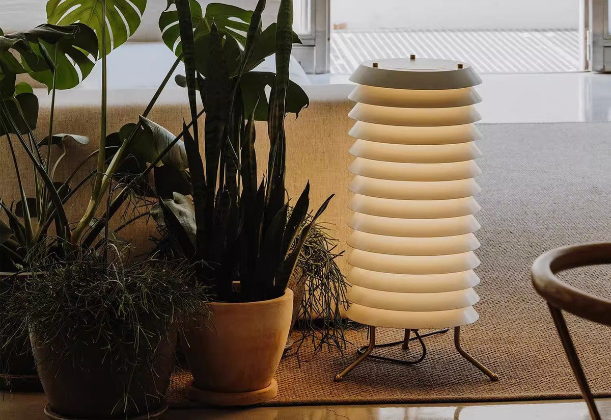 Orelelette lampada da tavolo Lattice Scandina