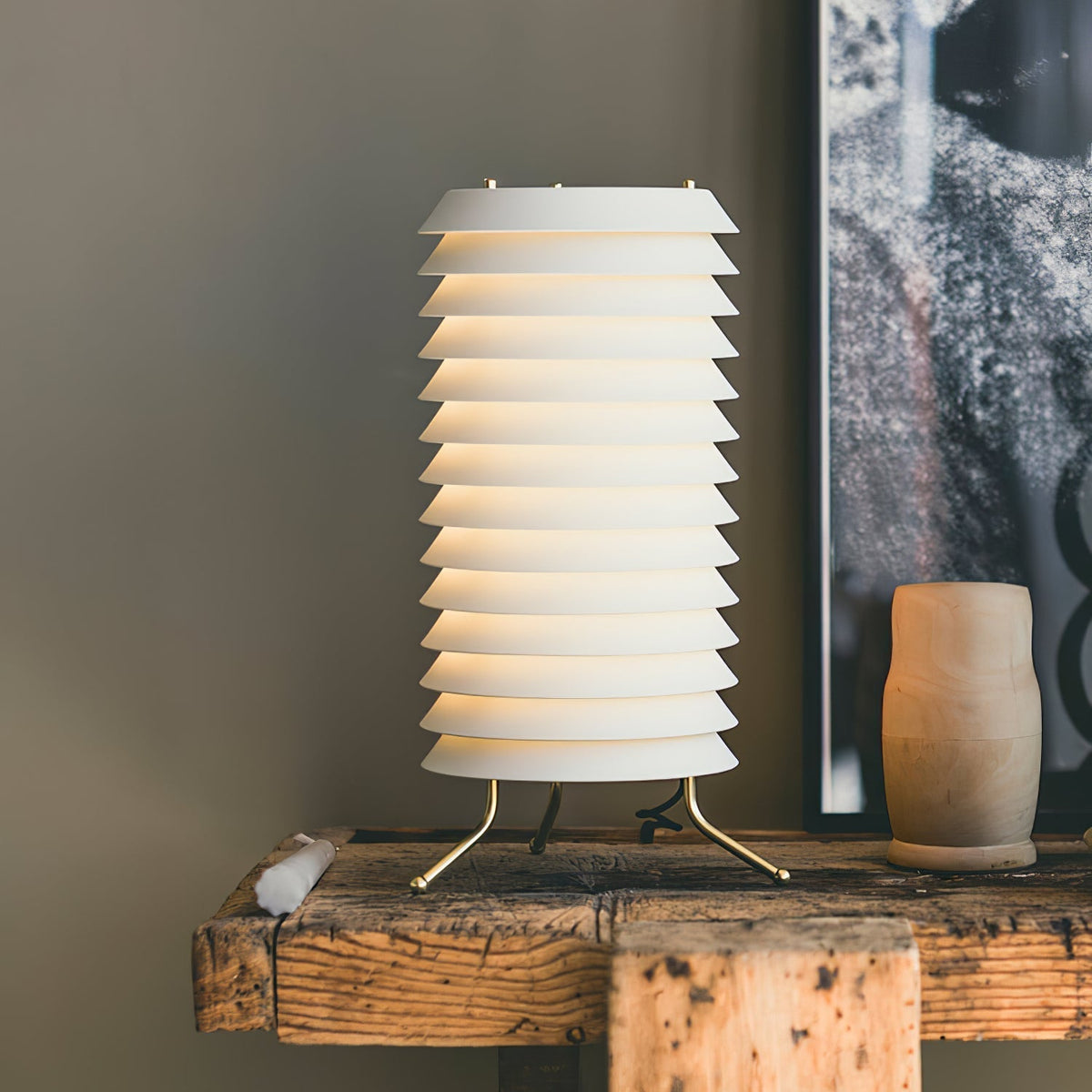 Orelelette lampada da tavolo Lattice Scandina