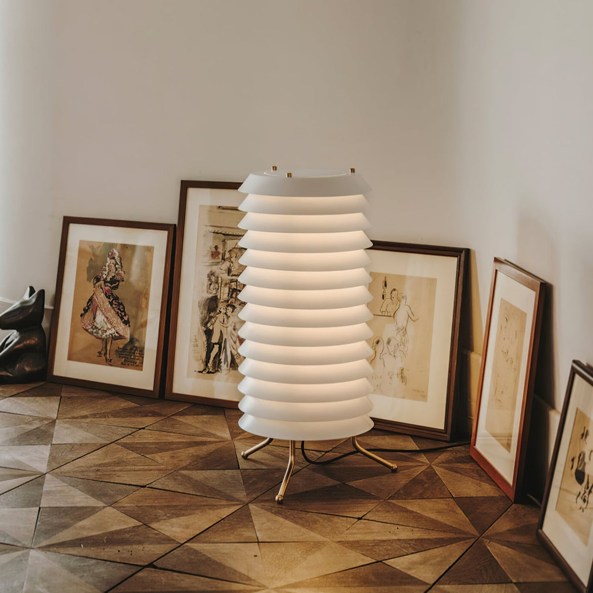 Orelelette lampada da tavolo Lattice Scandina