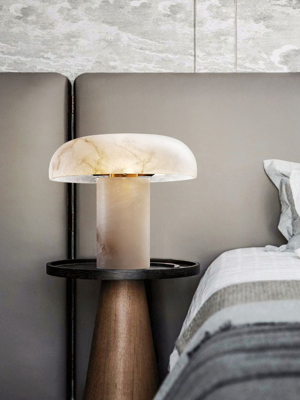 Milky lampada da tavolo