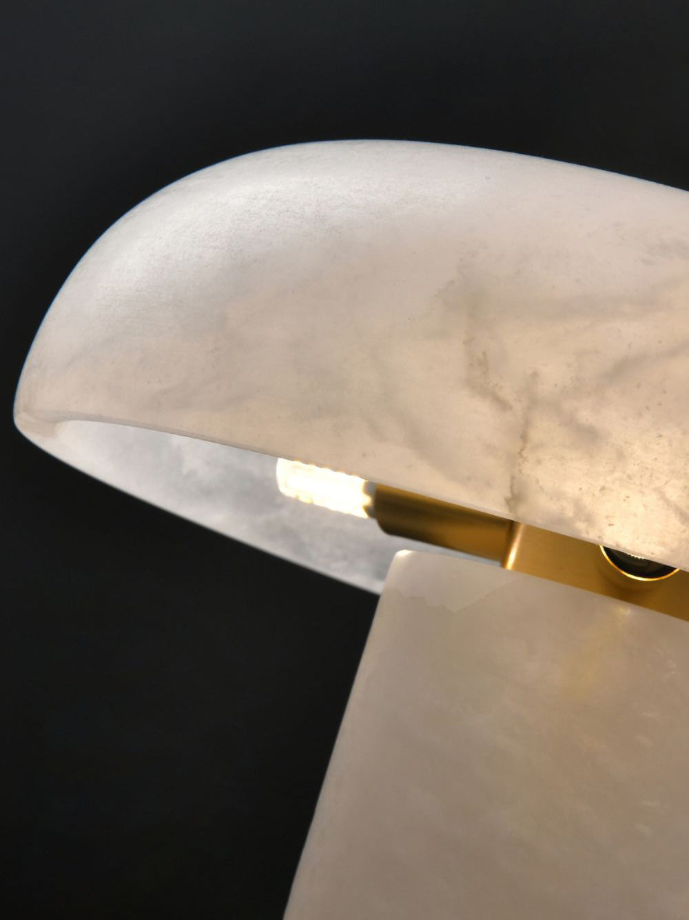 Milky lampada da tavolo