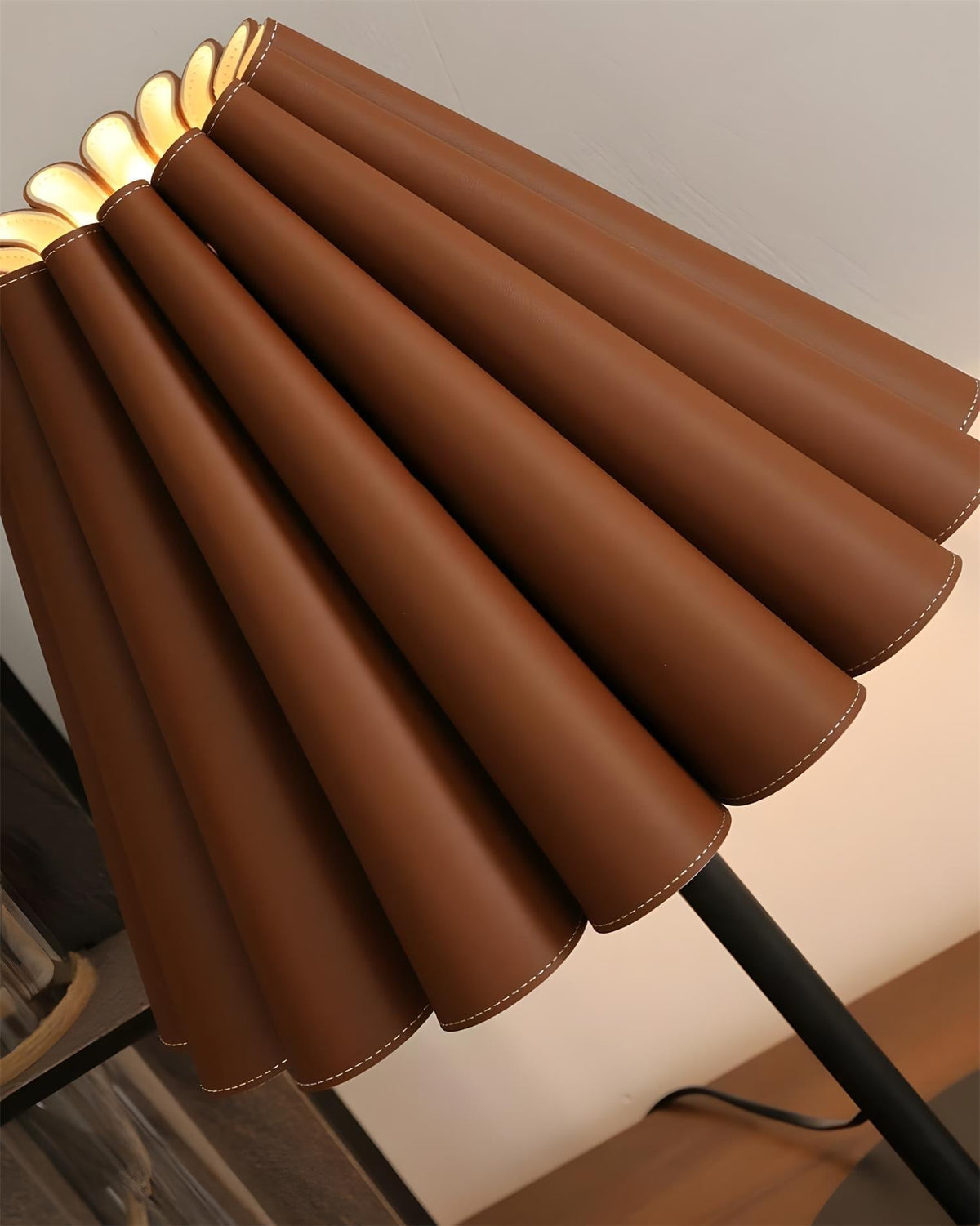 Laurel lampada da tavolo in Pelle Color Tan