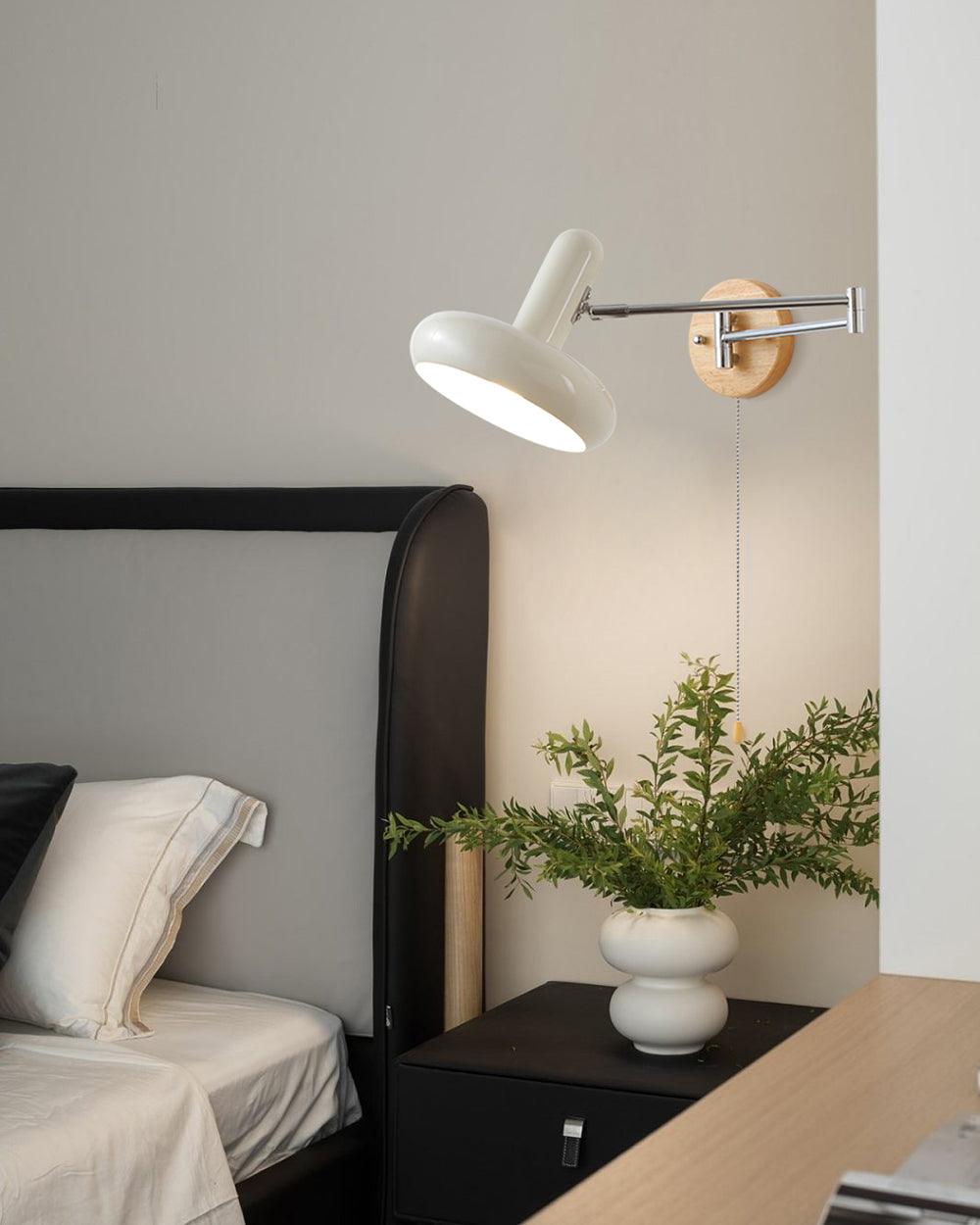 Lampada da parete a braccio girevole con paralume arrotondato e catena di estrazione, stile moderno retrò