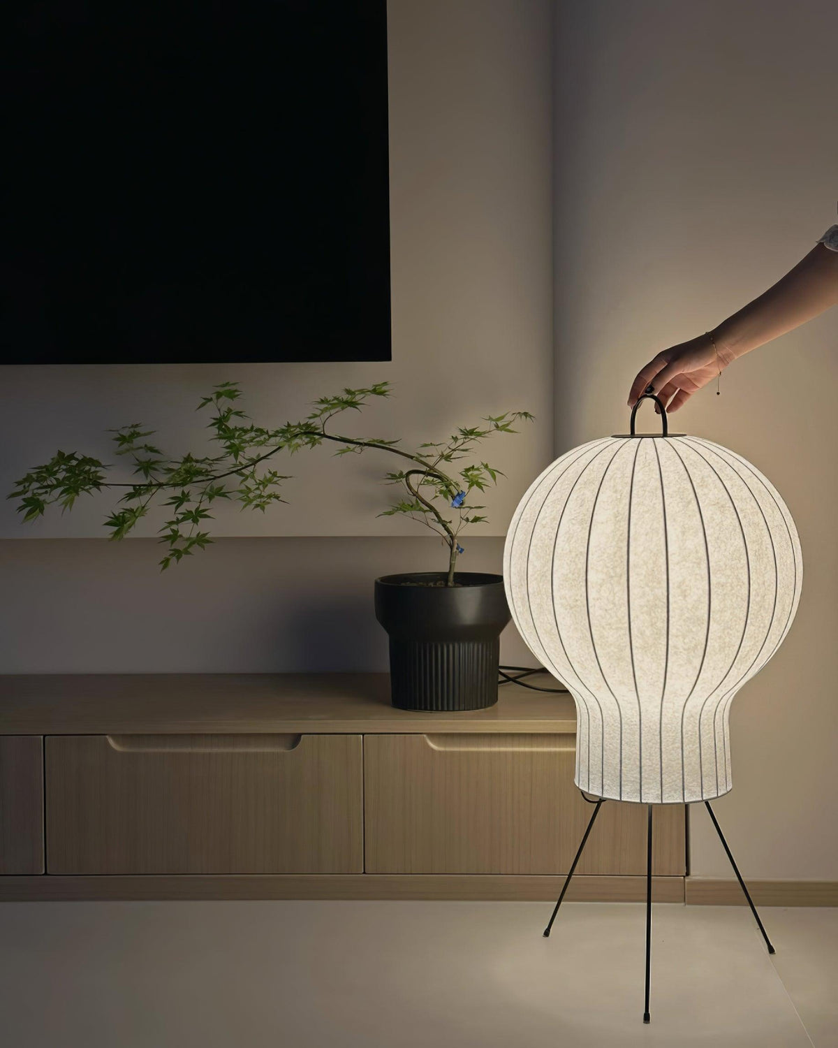 Balloon lampada da terra minimalista in Seta a globo