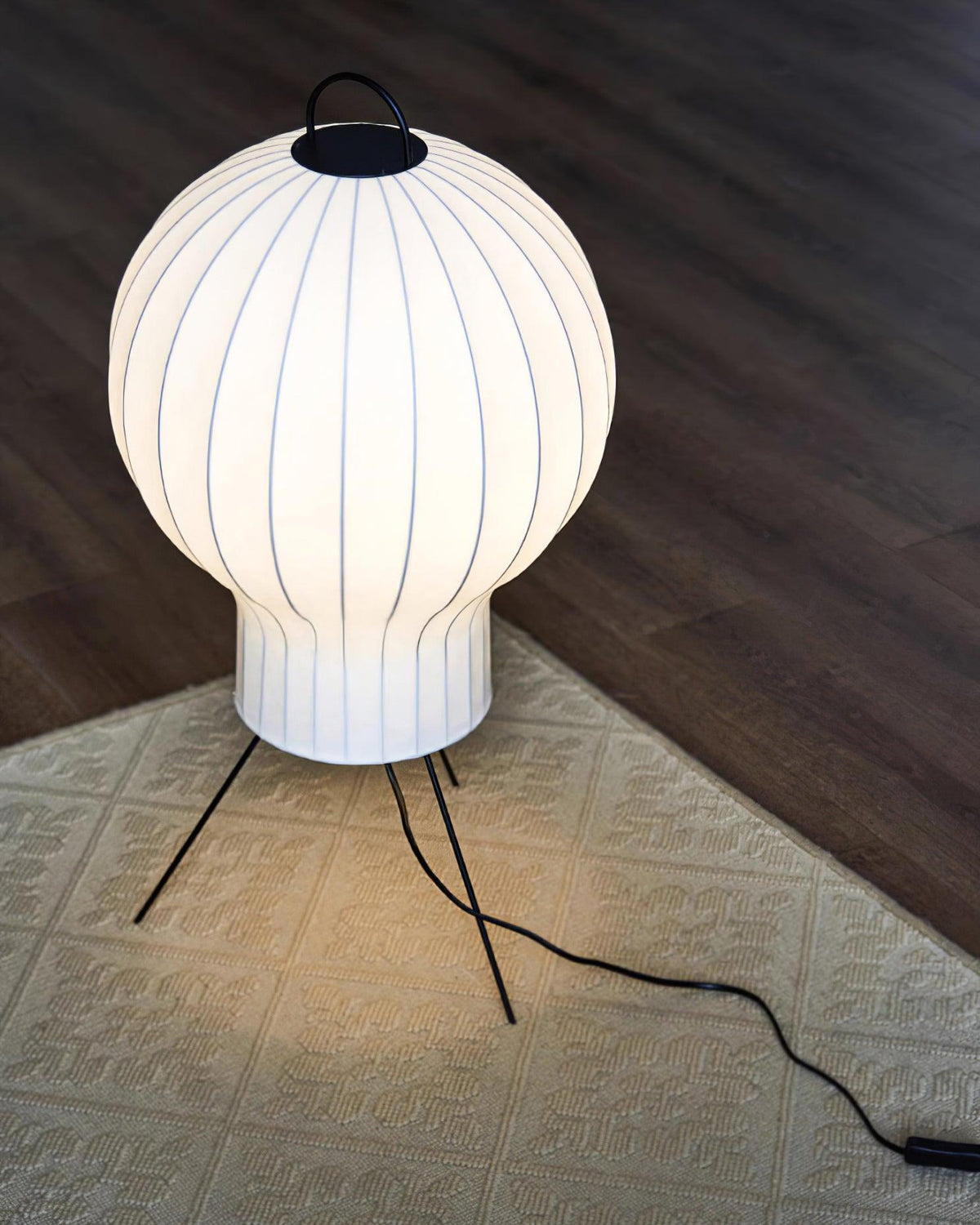 Balloon lampada da terra minimalista in Seta a globo