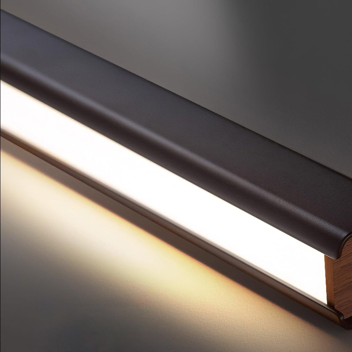 Lampada da parete regolabile in alluminio per camera da letto e soggiorno