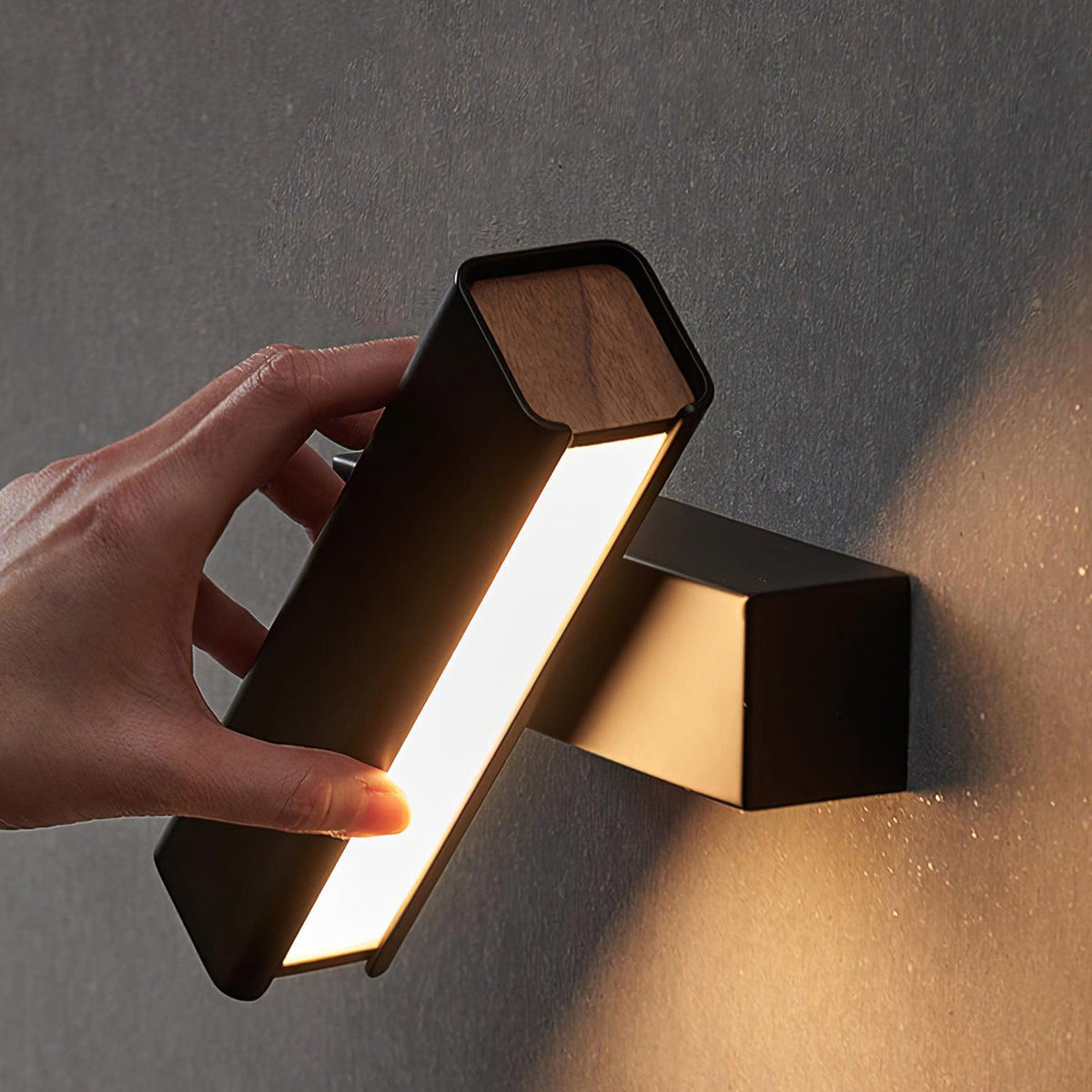 Lampada da parete regolabile in alluminio per camera da letto e soggiorno