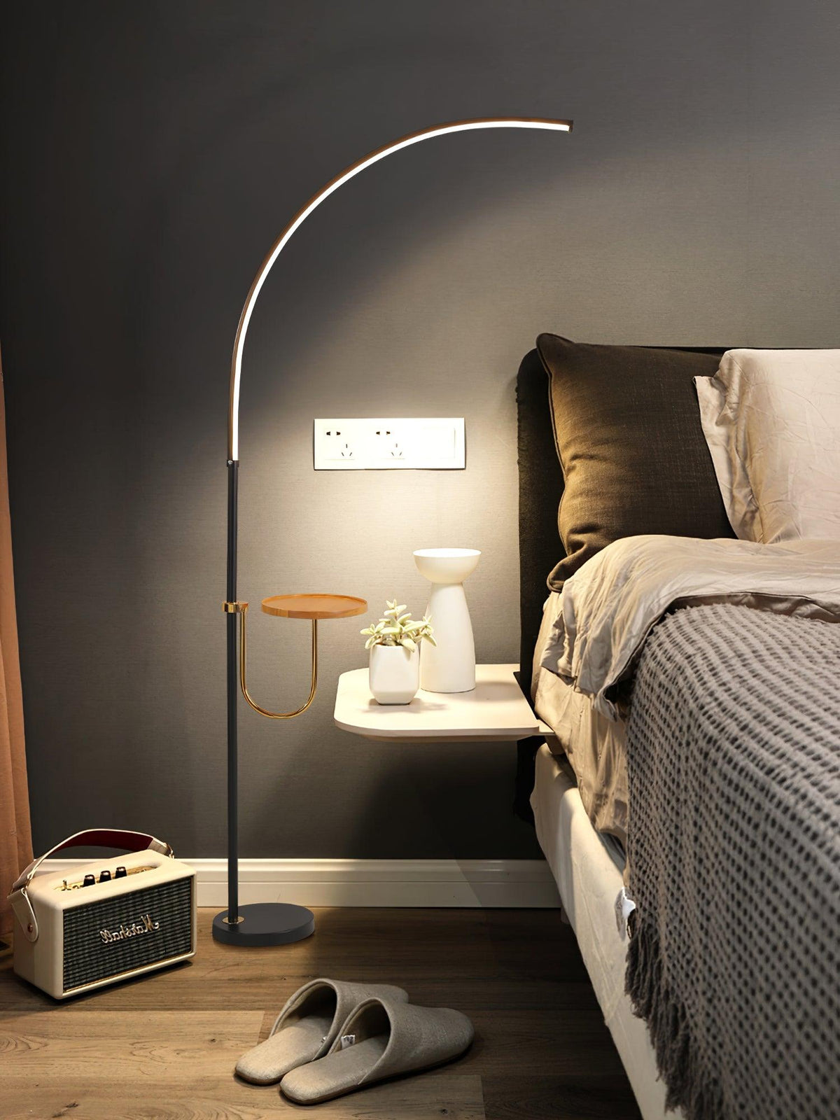 Tild lampada da terra in legno e Silicone