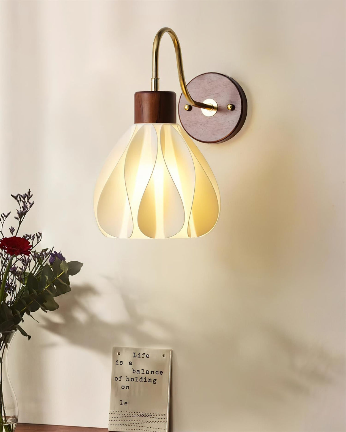 Pivona lampada da parete in vetro