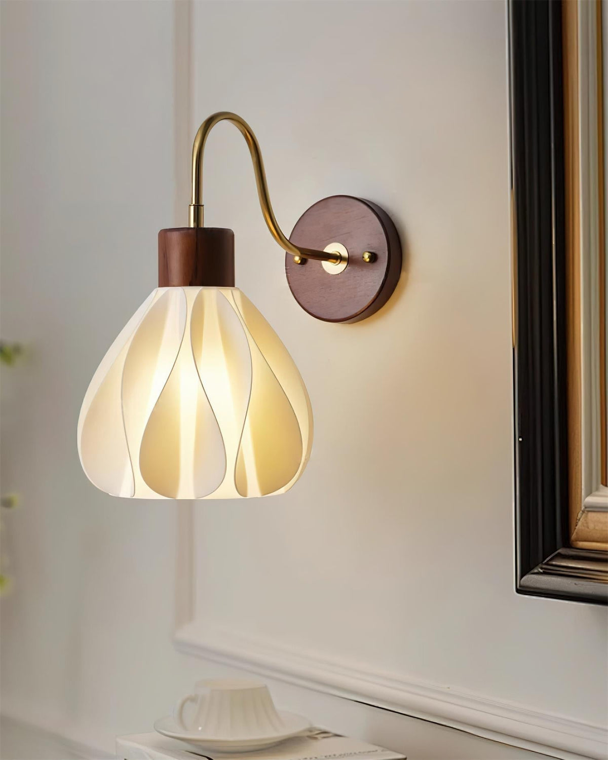 Pivona lampada da parete in vetro