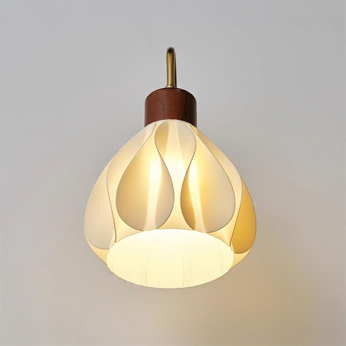 Pivona lampada da parete in vetro