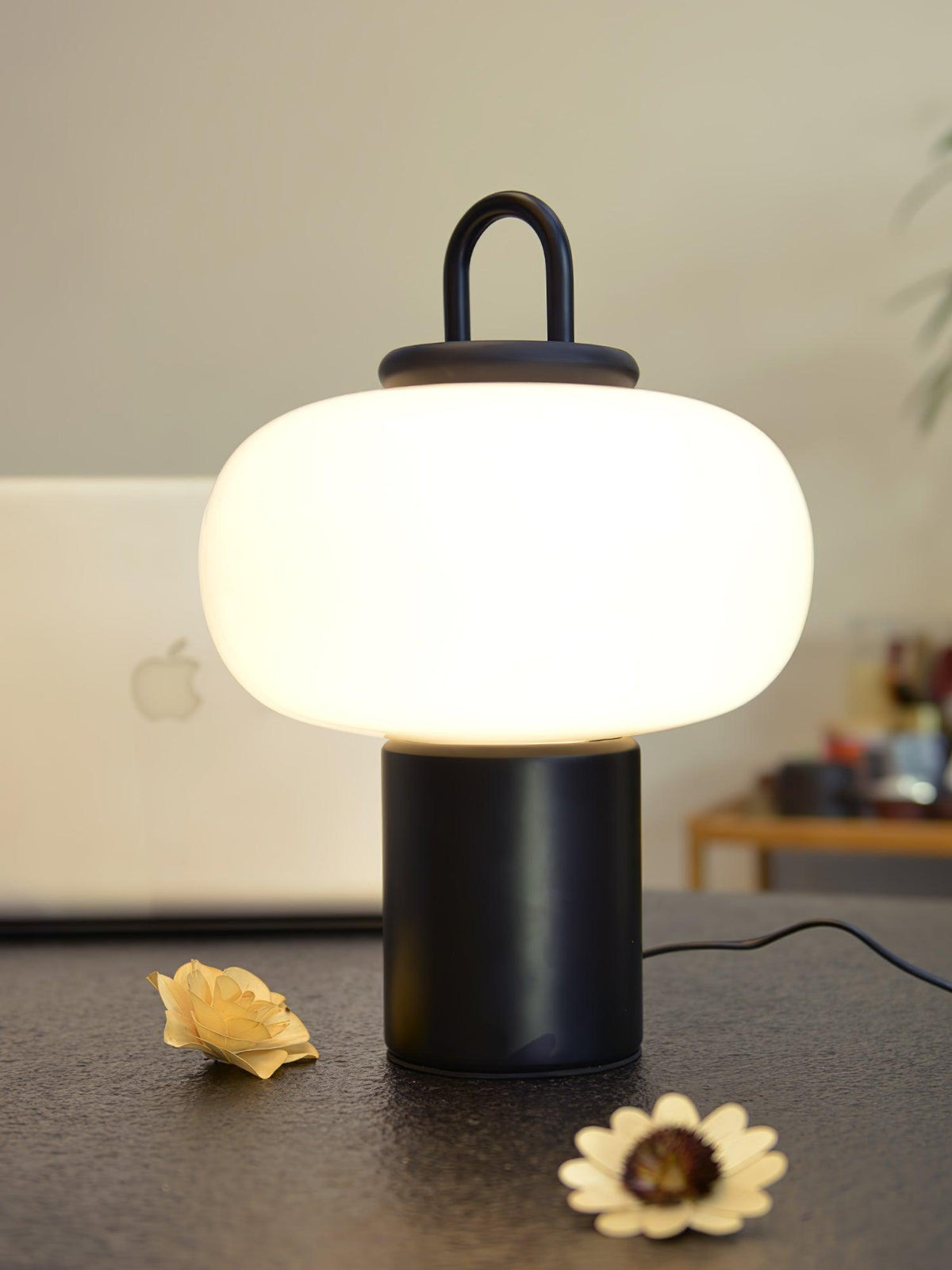Reveny lampada da tavolo minimalista