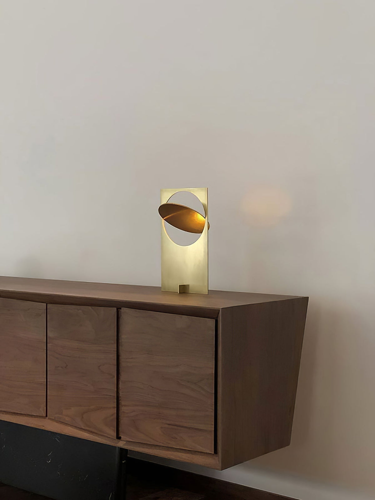 Dekle lampada da tavolo