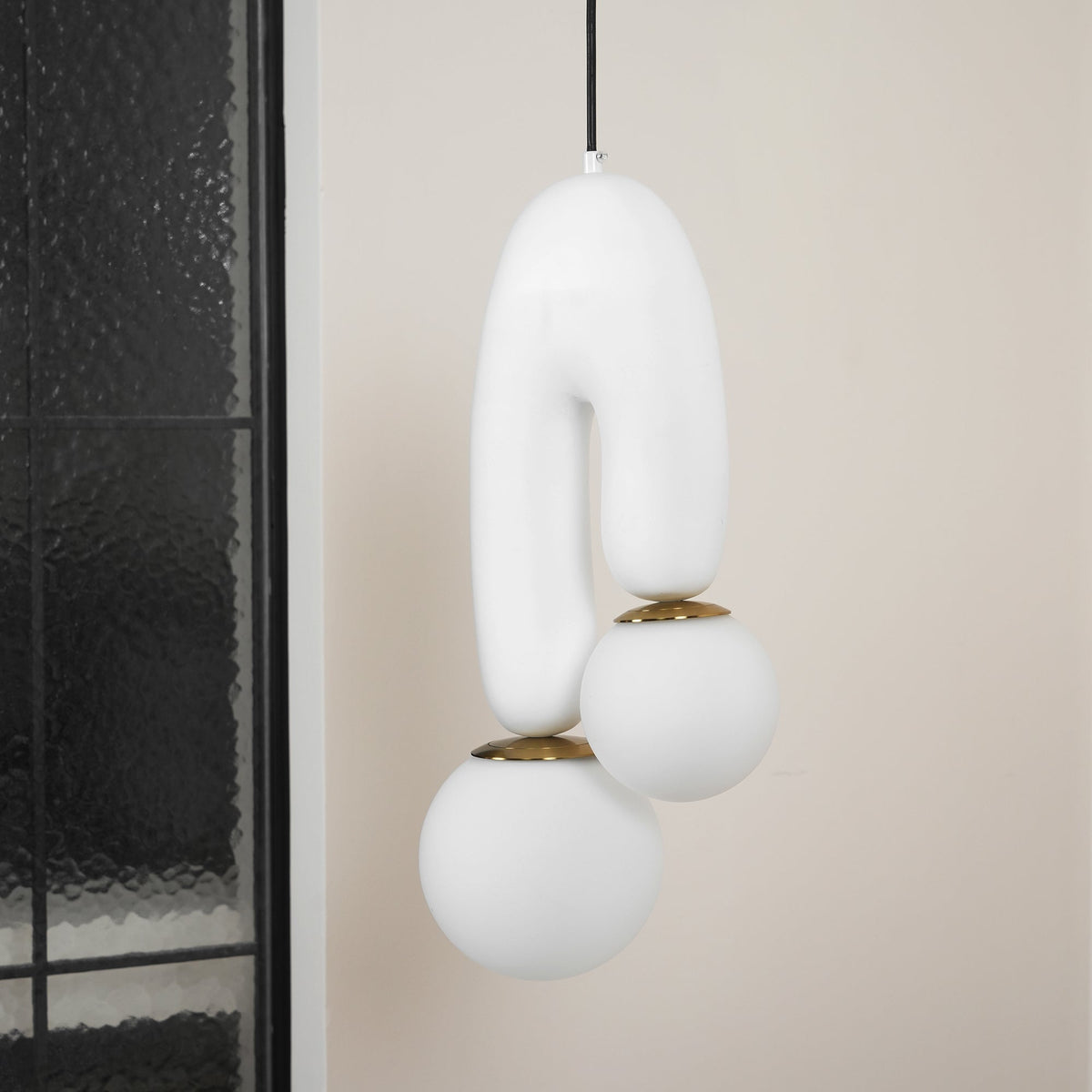 Zenithra lampada a sospensione in resina scandinava